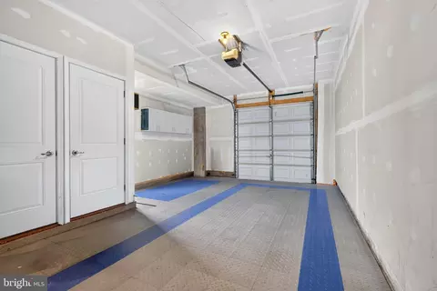 Entry Way - 968 S Macon St, Baltimore, MD 21224 photo 7 of 8
