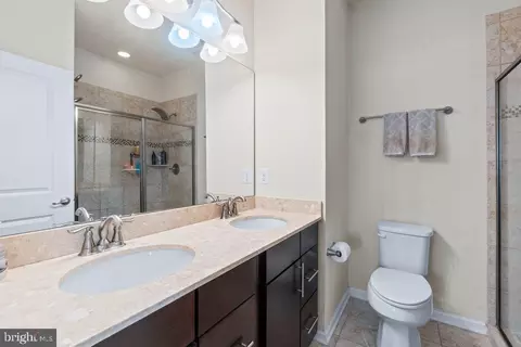 Bath - 968 S Macon St, Baltimore, MD 21224 photo 2 of 2