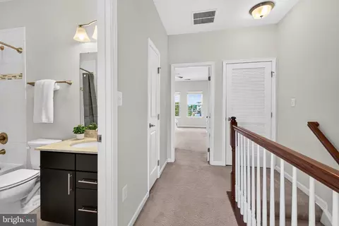 Entry Way - 968 S Macon St, Baltimore, MD 21224 photo 6 of 8
