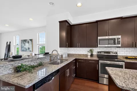 Kitchen - 968 S Macon St, Baltimore, MD 21224 photo 4 of 8