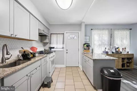 Entry Way - 4640 Marble Hall Rd, Baltimore, MD 21239 photo 4 of 12