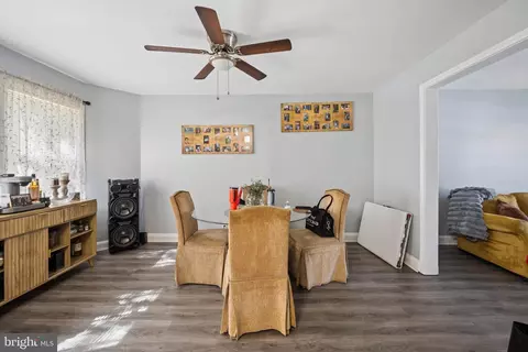 Entry Way - 4640 Marble Hall Rd, Baltimore, MD 21239 photo 6 of 12