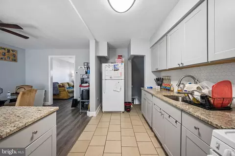 Entry Way - 4640 Marble Hall Rd, Baltimore, MD 21239 photo 5 of 12