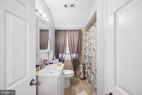 Entry Way - 4640 Marble Hall Rd, Baltimore, MD 21239 photo 11 of 12