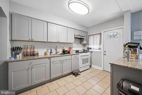 Entry Way - 4640 Marble Hall Rd, Baltimore, MD 21239 photo 3 of 12