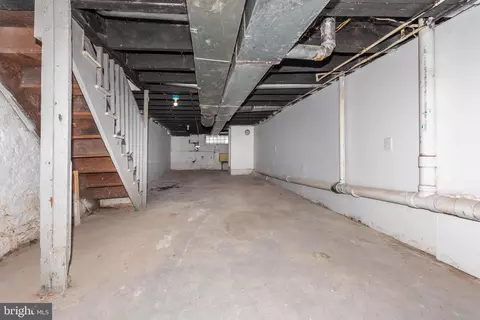 Entry Way - 2316 E Madison St, Baltimore, MD 21205 photo 6 of 6