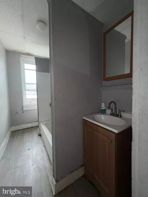 Bath - 3227 E Baltimore St, Baltimore, MD 21224 photo 2 of 2