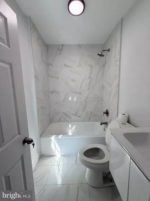 Bath - 5247 Nelson Ave, Baltimore, MD 21215 photo 2 of 2