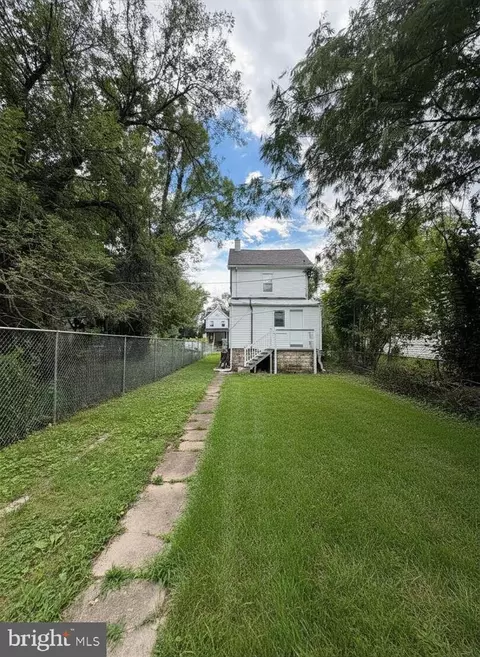 Entry Way - 5247 Nelson Ave, Baltimore, MD 21215 photo 2 of 3