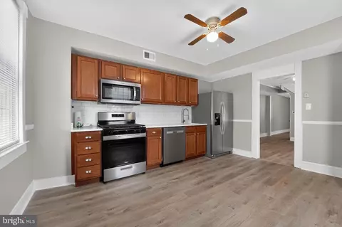 Entry Way - 3814 3rd St, Baltimore, MD 21225 photo 1 of 6