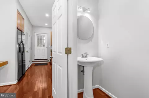 Entry Way - 2004 Eastern Ave, Baltimore, MD 21231 photo 1 of 3