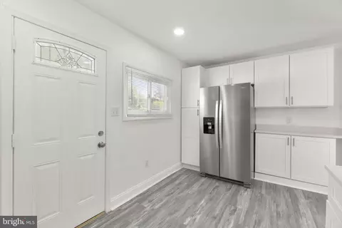 Entry Way - 4806 Haddon Ave, Baltimore, MD 21207 photo 5 of 8