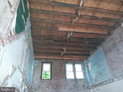 2804 Waldorf Ave, Baltimore, MD 21215 photo 4