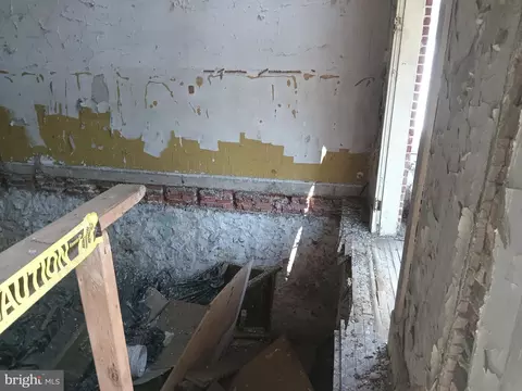 2804 Waldorf Ave, Baltimore, MD 21215 photo 5