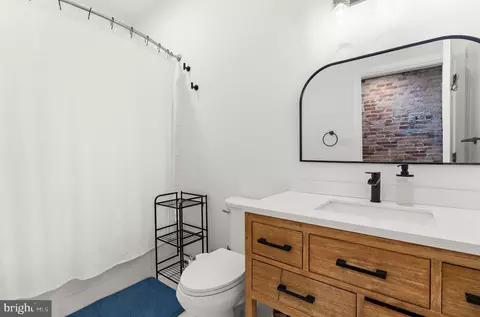 Bath - 720 S Decker Ave, Baltimore, MD 21224 photo 1 of 1