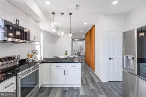 Entry Way - 631 E 37th St, Baltimore, MD 21218 photo 6 of 12