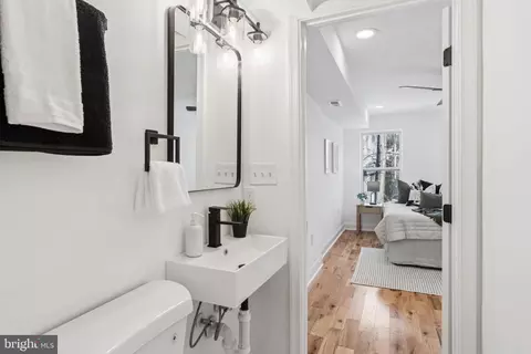 Entry Way - 1337 Andre St, Baltimore, MD 21230 photo 4 of 10
