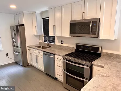 Kitchen - 3805 Ridgecroft Rd, Baltimore, MD 21206 photo 4 of 4