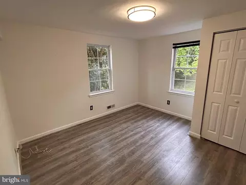 Bedroom - 3805 Ridgecroft Rd, Baltimore, MD 21206 photo 4 of 7