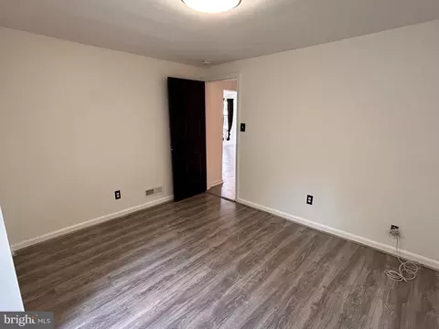 Bedroom - 3805 Ridgecroft Rd, Baltimore, MD 21206 photo 3 of 7