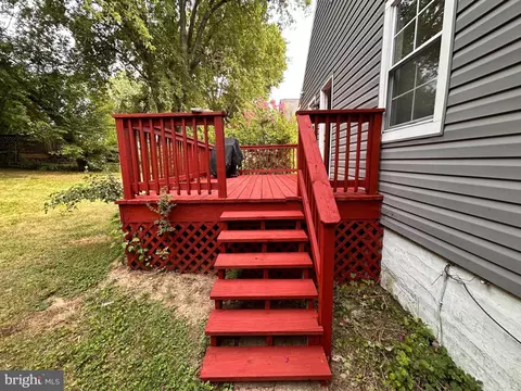 Exterior - 3805 Ridgecroft Rd, Baltimore, MD 21206 photo 2 of 4