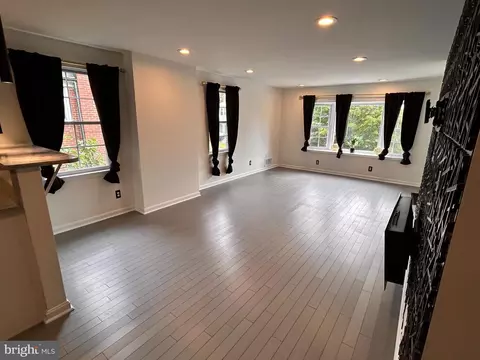 Living - 3805 Ridgecroft Rd, Baltimore, MD 21206 photo 2 of 3