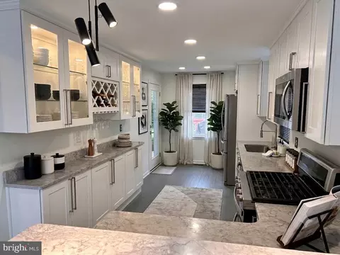 Kitchen - 3805 Ridgecroft Rd, Baltimore, MD 21206 photo 1 of 4
