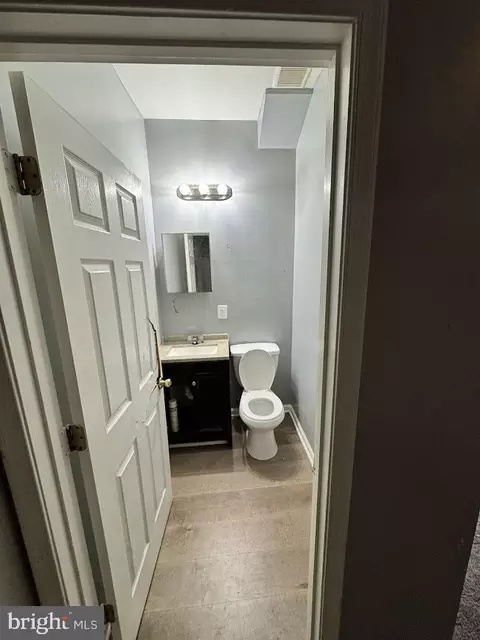 Bath - 907 Bennett, Baltimore, MD 21223 photo 1 of 3