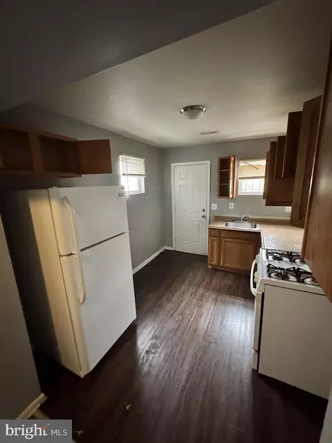 Entry Way - 907 Bennett, Baltimore, MD 21223 photo 6 of 14