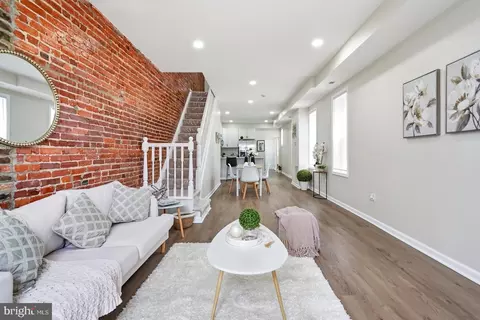 Entry Way - 3310 E Lombard St, Baltimore, MD 21224 photo 1 of 8
