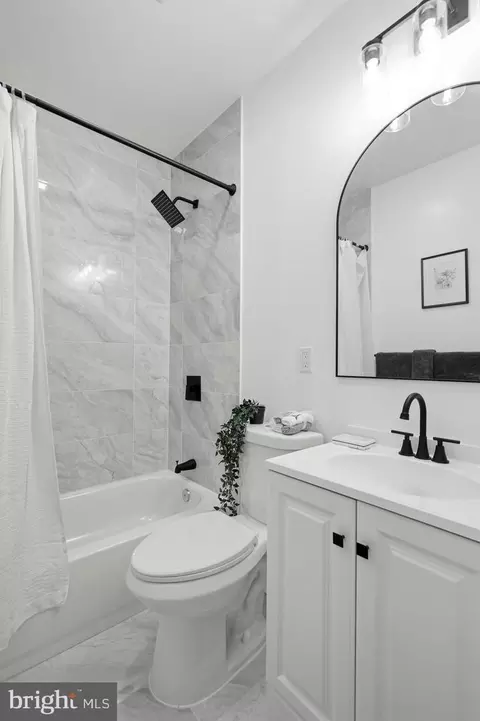 Bath - 3310 E Lombard St, Baltimore, MD 21224 photo 2 of 4