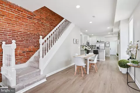 Entry Way - 3310 E Lombard St, Baltimore, MD 21224 photo 2 of 8