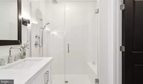 Bath - 110 Locke St # A, Baltimore, MD 21230 photo 2 of 2