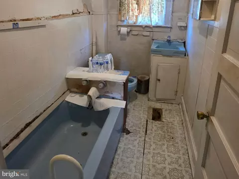 Bath - 2516 E Chase St, Baltimore, MD 21213 photo 1 of 1