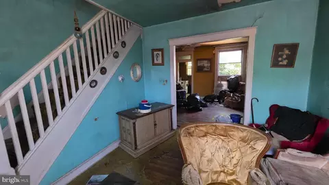 Entry Way - 2516 E Chase St, Baltimore, MD 21213 photo 2 of 14