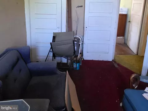 Entry Way - 2516 E Chase St, Baltimore, MD 21213 photo 12 of 14