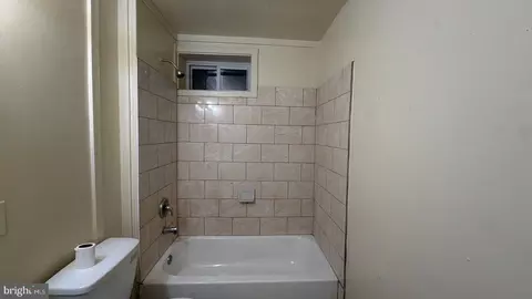 Entry Way - 2646 Hoffman St, Baltimore, MD 21213 photo 6 of 8