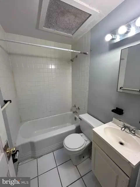 Bath - 3902 8th St, Brooklyn, MD 21225 photo 1 of 1