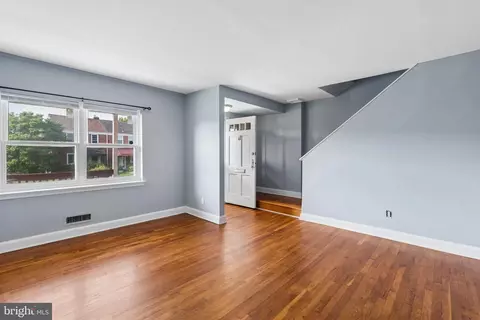 Living - 838 Bradhurst Rd, Baltimore, MD 21212 photo 2 of 4