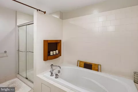 Bath - 1200 Steuart St #630, Baltimore, MD 21230 photo 3 of 4