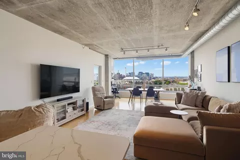 Living - 1200 Steuart St #630, Baltimore, MD 21230 photo 1 of 4