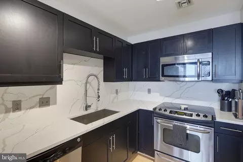 Kitchen - 1200 Steuart St #630, Baltimore, MD 21230 photo 2 of 3