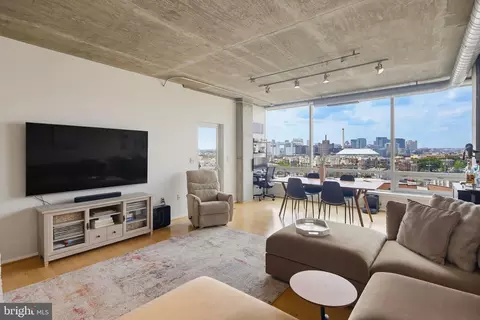 Living - 1200 Steuart St #630, Baltimore, MD 21230 photo 2 of 4