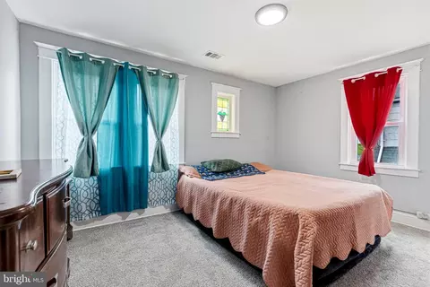 Bedroom - 401 Kingston Rd, Baltimore, MD 21229 photo 1 of 4
