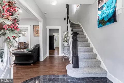 Entry Way - 401 Kingston Rd, Baltimore, MD 21229 photo 1 of 5