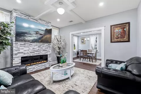 Living - 401 Kingston Rd, Baltimore, MD 21229 photo 1 of 1