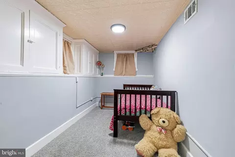 Bedroom - 401 Kingston Rd, Baltimore, MD 21229 photo 4 of 4