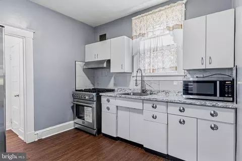 Kitchen - 401 Kingston Rd, Baltimore, MD 21229 photo 2 of 2