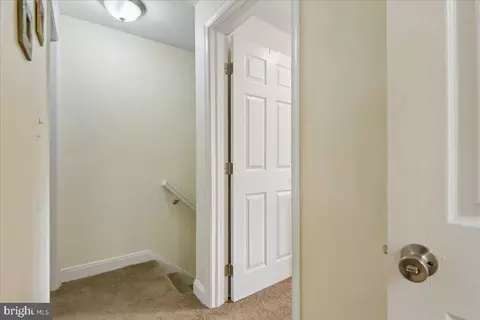 Entry Way - 3014 Grantley Ave, Baltimore, MD 21215 photo 2 of 2
