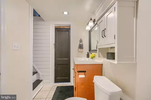 Bath - 603 Cedarcroft Rd, Baltimore, MD 21212 photo 7 of 9